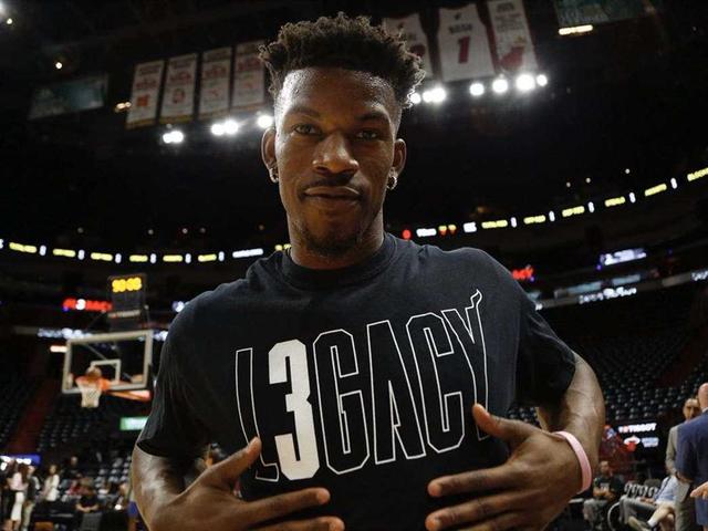 实现中超三连冠、队史第4冠，海港官方社媒发文庆祝（海港加冕中超三连冠、达成队史第四冠，官方社媒发文庆祝）