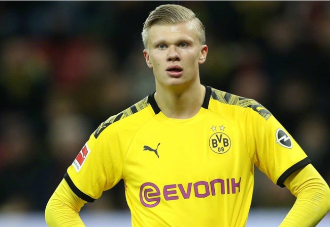 体坛：蒯纪闻左臂疑似骨裂，熊猫杯后U22国足多人受伤（体坛报道：蒯纪闻疑似左臂骨裂，熊猫杯后U22国足多名球员受伤）