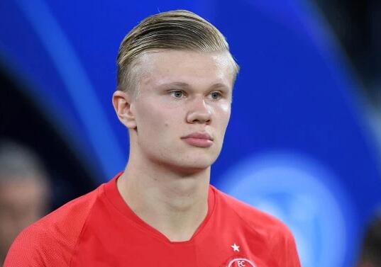 雷霆强势反扑，瞬间点燃比赛激情（雷霆强势逆袭，瞬间引燃赛场激情）