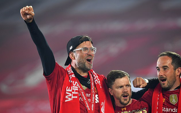 斯洛特：欧冠排除萨拉赫是俱乐部决定，没有理由不希望他留下（斯洛特：萨拉赫无缘欧冠由俱乐部拍板，我当然希望他留队）