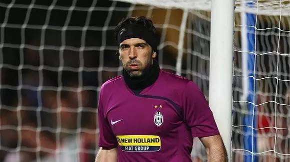 NBA圣诞大战于26日举行…詹姆斯、杜兰特、库里等球星同台竞技（NBA圣诞大战26日上演，詹姆斯、杜兰特、库里等巨星同场对决）