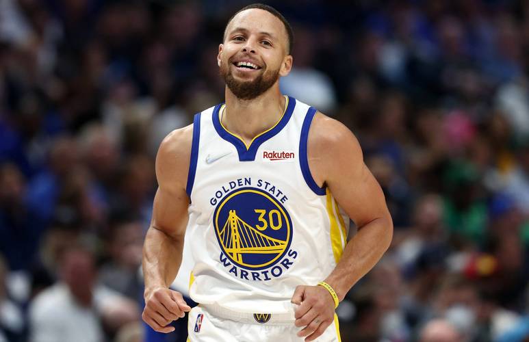 探寻篮球传奇：韦德与哈登的巅峰对决（追溯篮坛传奇：韦德与哈登的巅峰之战）