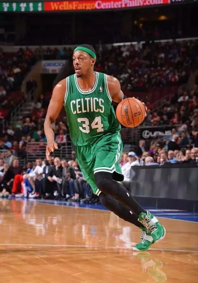 篮球篮网队内气氛紧张，管理层介入协调（篮网队内部紧张升级，高层出面调解）