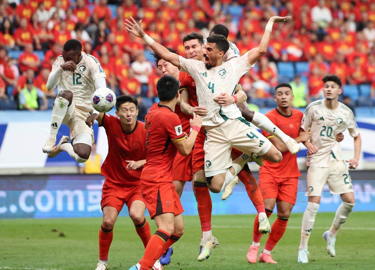 诺伊尔：补时进2球让大家松一口气，是否续约明年3月再考虑（诺伊尔：伤停补时连进两球缓解压力，续约事宜暂定明年3月再议）