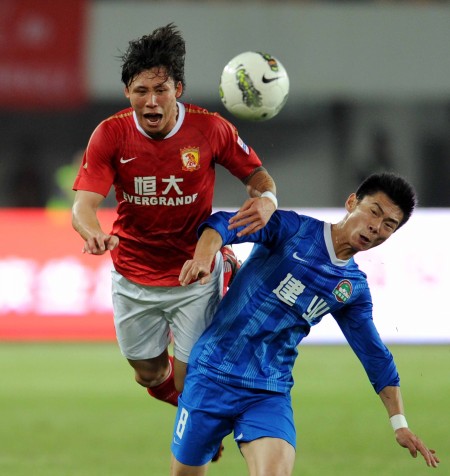 特朗普：我踢球的水平与C罗梅西差不太多，速度可能更快一点（特朗普称自己踢球水平与梅西C罗相仿，速度可能更快）