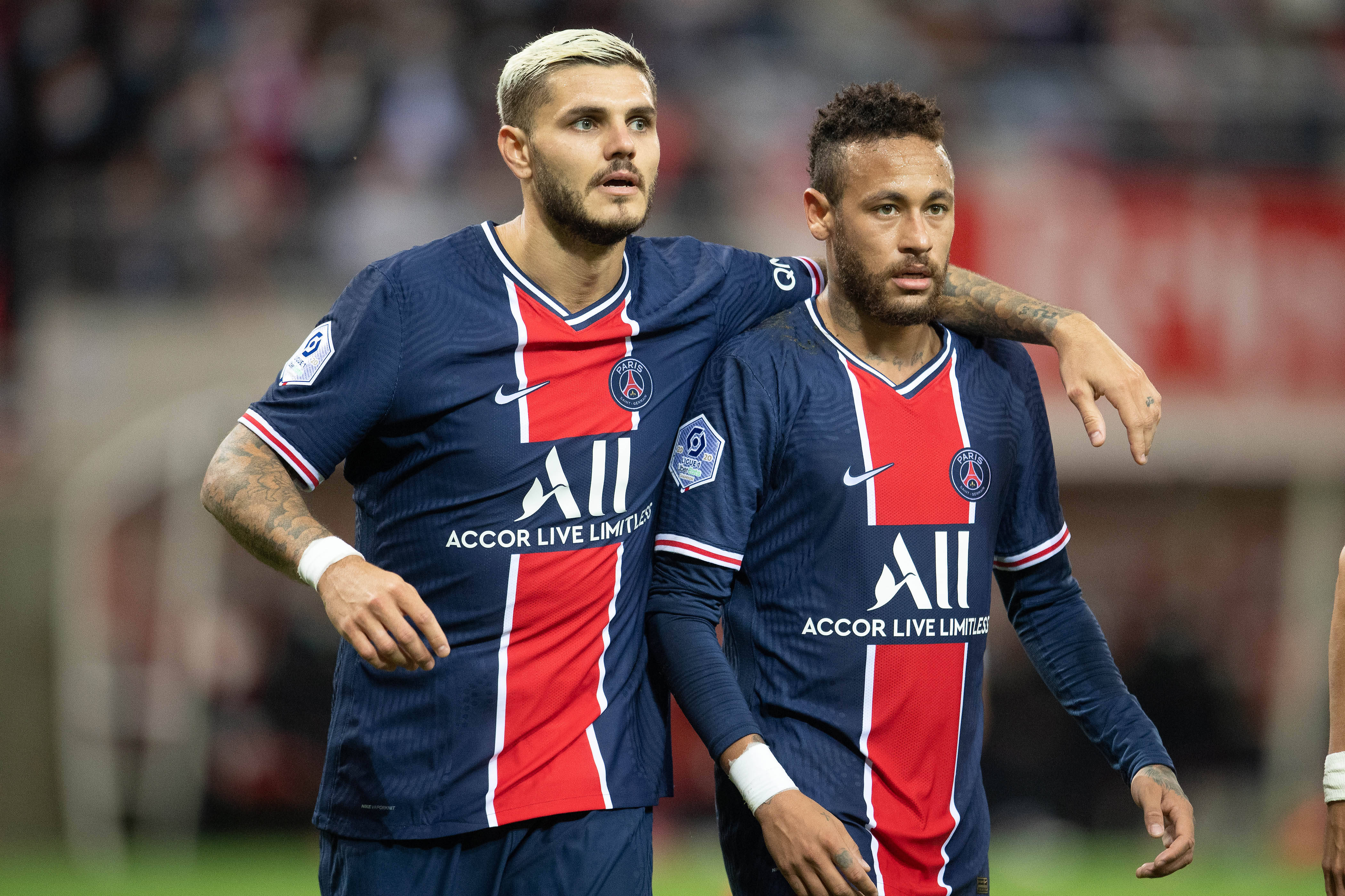 曼城斯特林末节进球助球队获胜（斯特林末段建功，助曼城取胜）