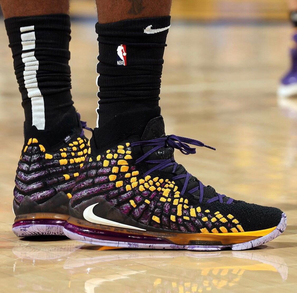 米体：弗拉霍维奇将在伦敦接受手术，目标是明年三月复出（米体：弗拉霍维奇将赴伦敦接受手术，力争明年3月回归）