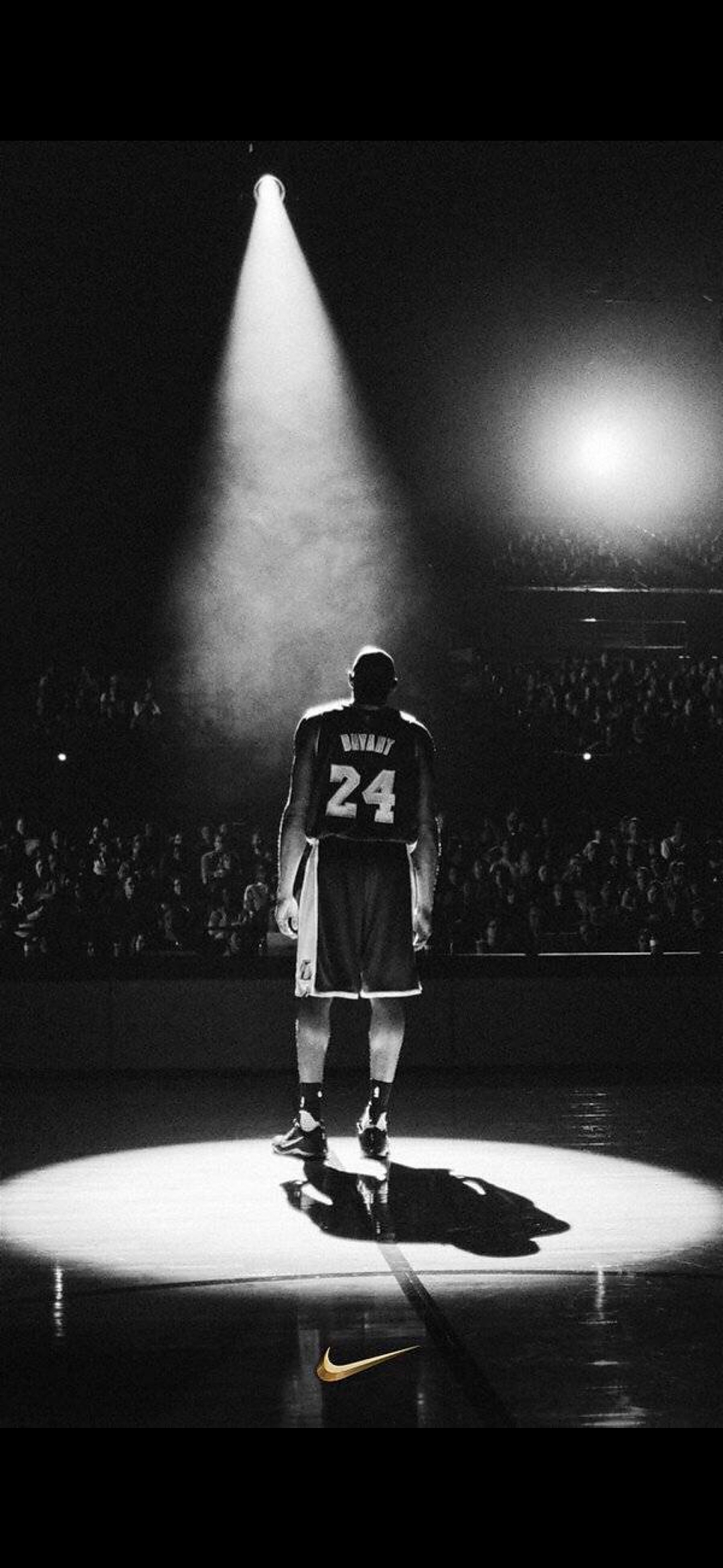 历经9场比赛的空缺，卡斯尔终于迎来了他的复出之战。（缺席9场后，卡斯尔终于迎来复出之战）