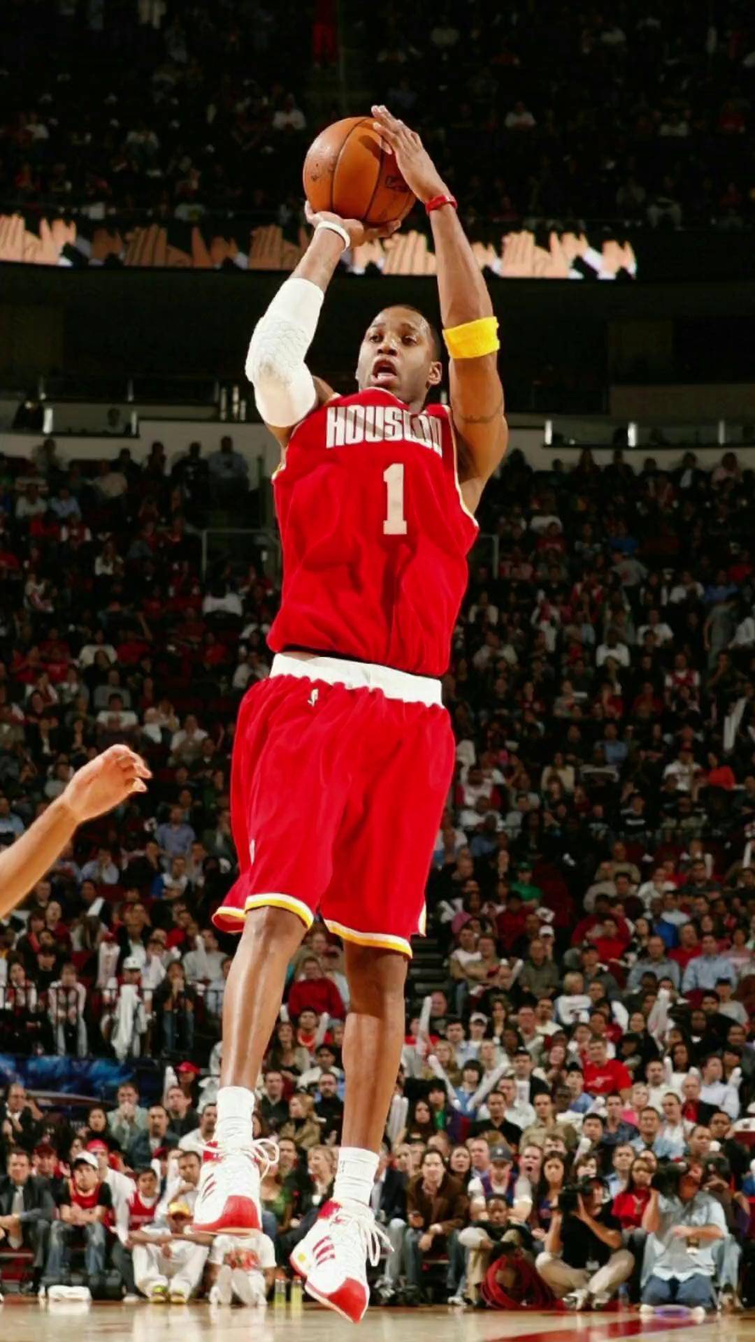 时隔34年维京队再夺挪超冠军，球迷冲入球场内疯狂庆祝（维京队暌违34年重夺挪超桂冠，球迷涌入球场狂欢）