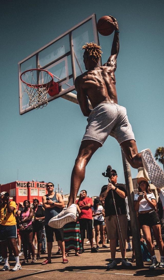 欧冠比赛战术分析：尤文图斯防守策略,（欧冠战术解析：尤文图斯的防守体系）