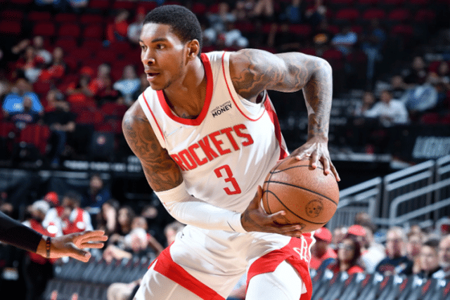 杜兰特关键三分点燃全场（杜兰特关键三分引爆全场）