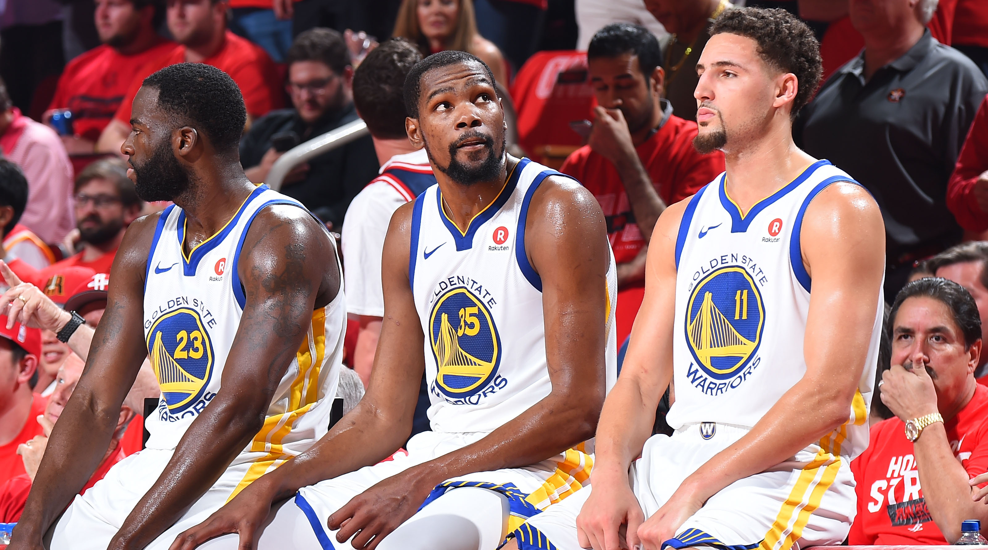 攻防发力！凯肖恩·乔治三分穿针 奇才打出10-2获得两位数优势（攻防齐飞！凯肖恩·乔治三分命中，奇才掀10-2攻势拉开两位数领先）