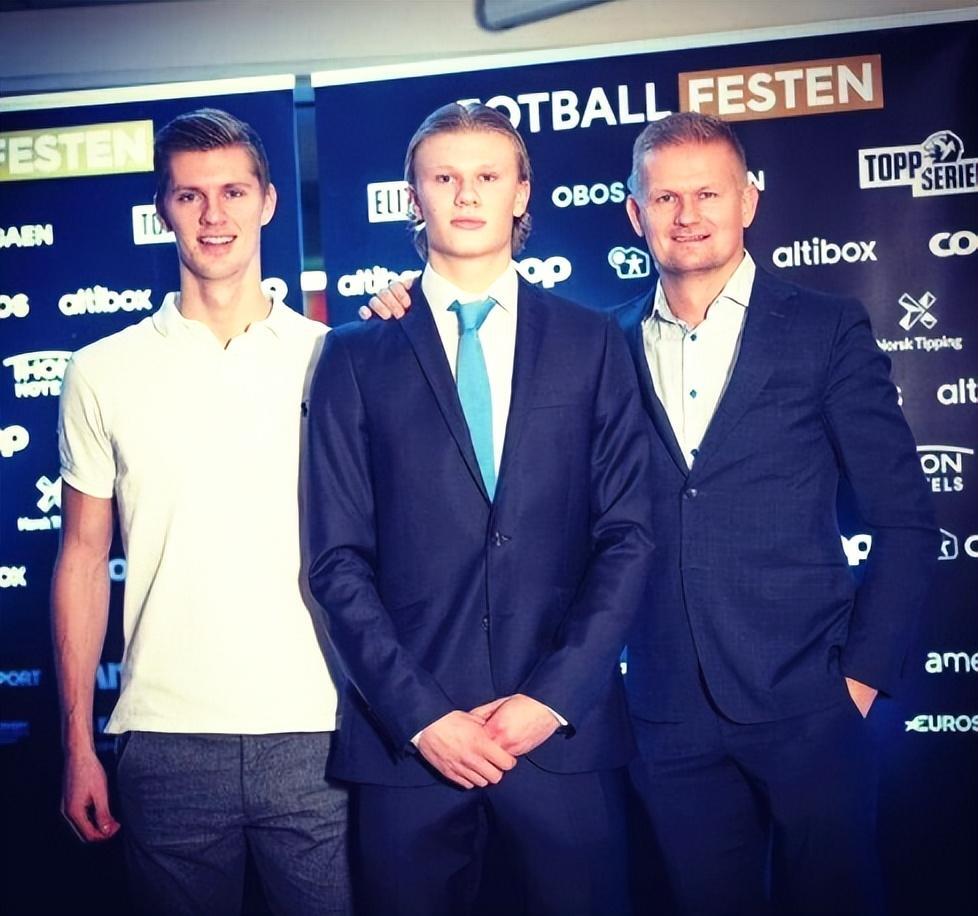 根据最新报道，独行侠队管理层有意在交易市场上寻求浓眉哥的加入。（消息称独行侠管理层正考虑通过交易引进安东尼·戴维斯）