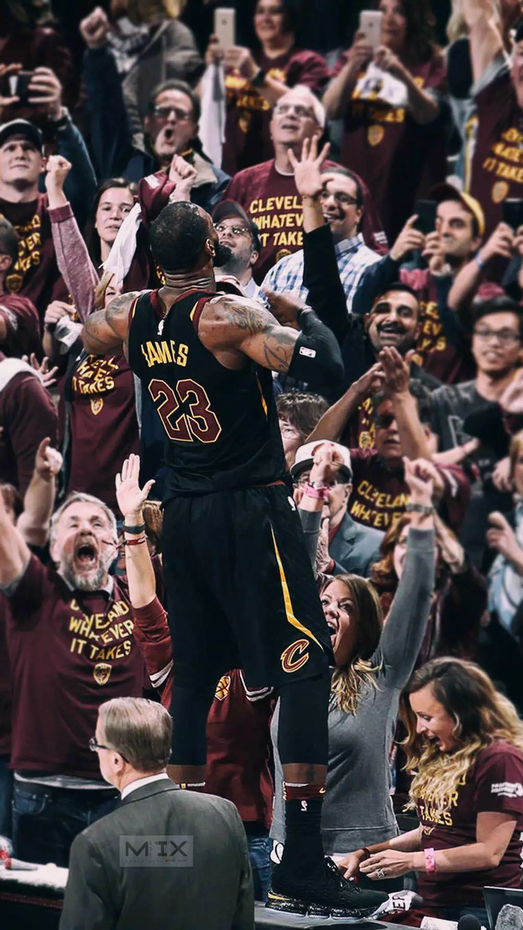 记者：诺坎普保安看到梅西后非常惊讶，当即就放他进去了（记者称：诺坎普保安认出梅西惊讶不已，立刻放行）