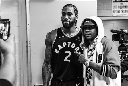 替补门将关键扑救，稳定球队防线（替补门将奉献关键扑救，稳住球队后防）