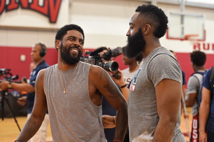 热身赛：中国女足2-0伯恩利女足，唐佳丽、张琳艳破门（中国女足热身赛2-0击败伯恩利女足，唐佳丽张琳艳先后破门）