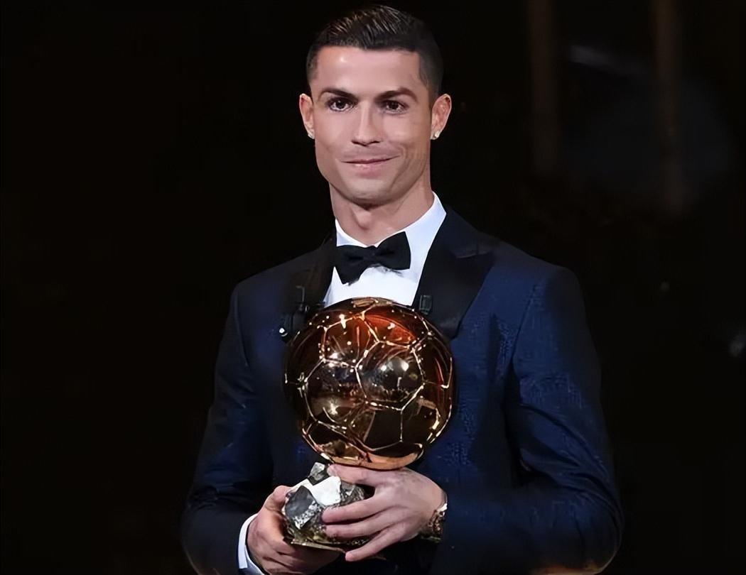 弗拉霍维奇晒龙珠悟空恢复照：手术很顺利，感谢大家（弗拉霍维奇用龙珠悟空照报平安：手术成功，感谢大家）